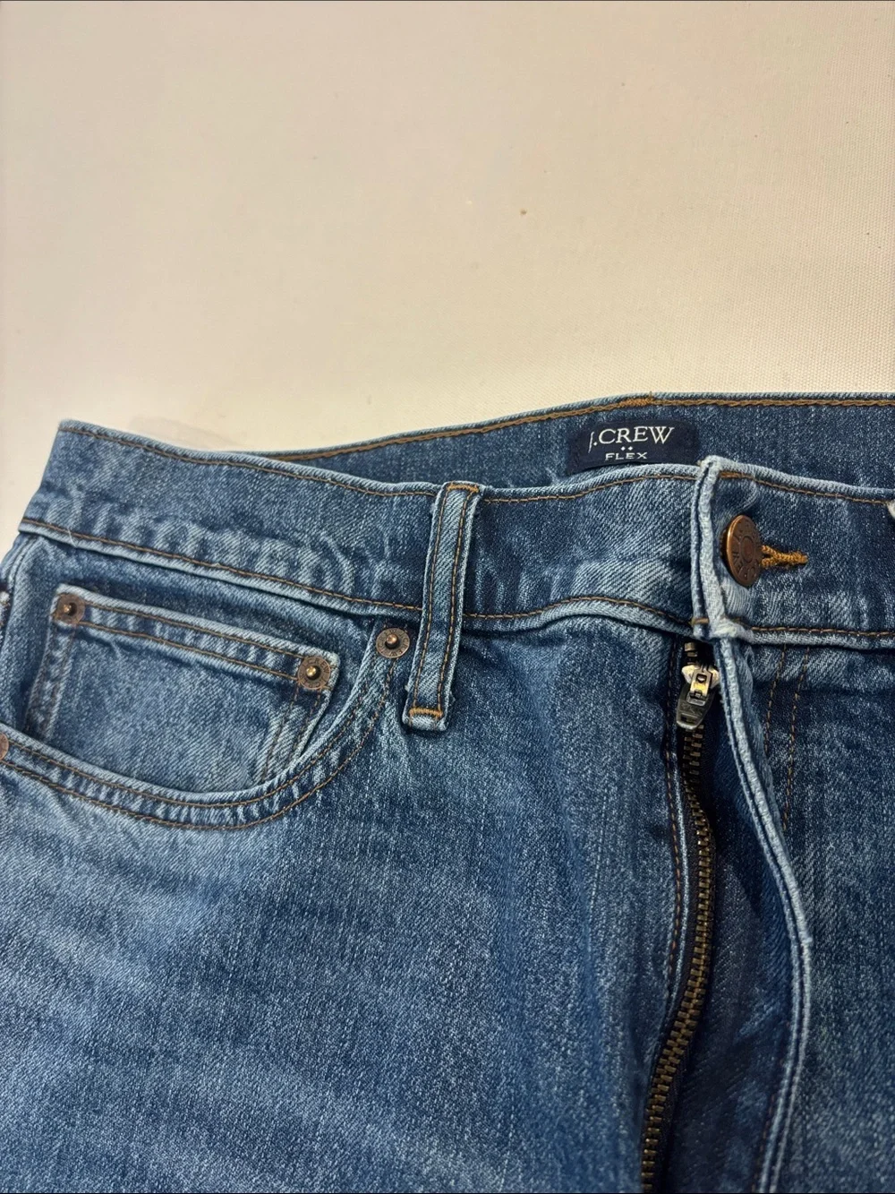 J. Crew Flex Straight-Leg Relaxed Men's Medium Wash Denim Jeans. Size 31X30